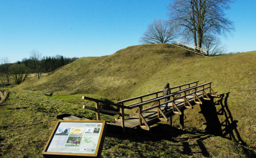 21_Rekčių piliakalnis.jpg